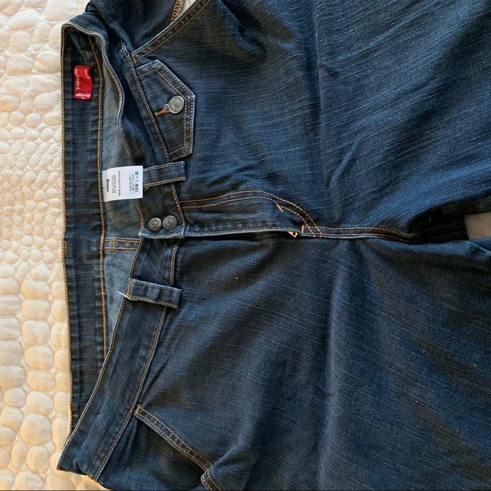 Levis - image 2